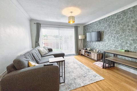 2 bedroom terraced house to rent, East Grinstead, RH19