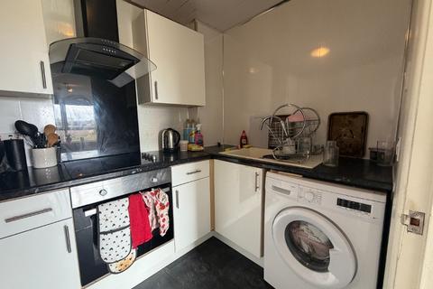 2 bedroom flat to rent, Otago Street, Glasgow, G12