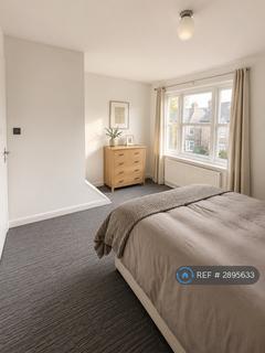 2 bedroom terraced house to rent, Lessingham Avenue, London, SW17