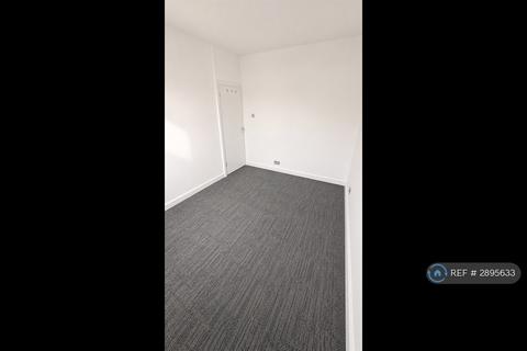 2 bedroom terraced house to rent, Lessingham Avenue, London, SW17