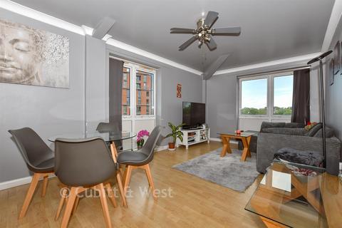 2 bedroom flat for sale, Old Market Court, Sutton SM1