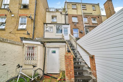2 bedroom maisonette for sale, Hoxton Street, London, N1