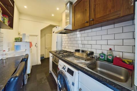 2 bedroom maisonette for sale, Hoxton Street, London, N1