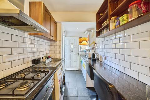 2 bedroom maisonette for sale, Hoxton Street, London, N1