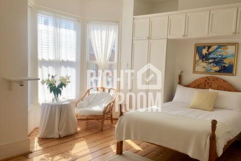 undefined, Room 1, Wilton Avenue - Southampton