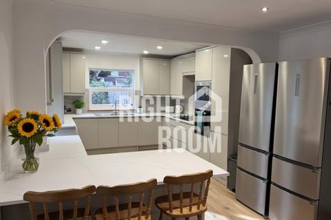 undefined, Room 1, Wilton Avenue - Southampton