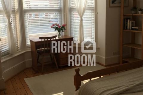 undefined, Room 1, Wilton Avenue - Southampton