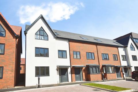 1 bedroom in a house share to rent, Sanders Lane, Buckinghamshire HP21