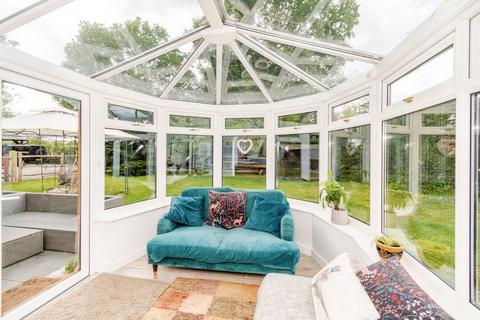 4 bedroom detached house for sale, Ringwood Road, Bartley, Southampton, Hampshire, SO40