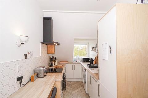 3 bedroom flat for sale, Hollington Park Road, St. Leonards-On-Sea