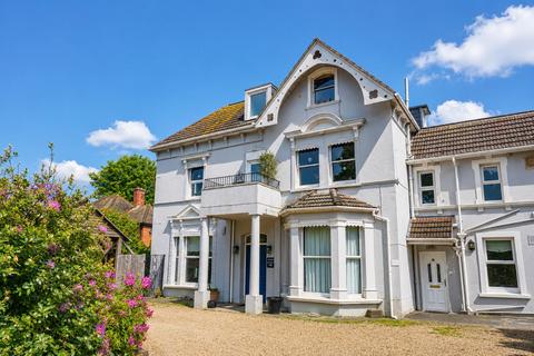 3 bedroom flat for sale, Hollington Park Road, St. Leonards-On-Sea