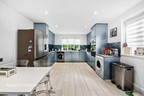 4 bedroom semi-detached house for sale, Parkside, London