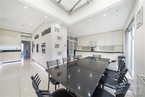 Sneath Avenue, Golders Green, NW11