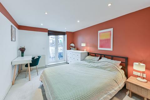3 bedroom maisonette for sale, Shrubbery Road, Streatham, London, SW16