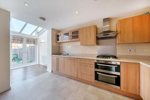 4 bedroom terraced house to rent, Renwick Drive, Bromley, Kent, BR2