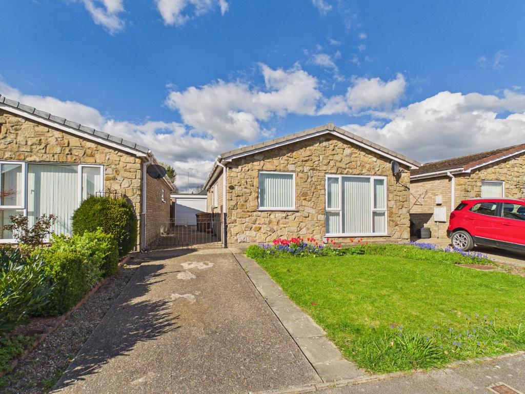Mill Rise, Driffield YO25 2 bed detached bungalow for sale - £200,000