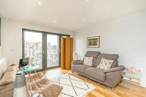2 bedroom flat for sale, Bramah Road, London SW9
