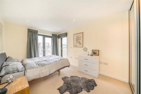 2 bedroom flat for sale, Bramah Road, London SW9