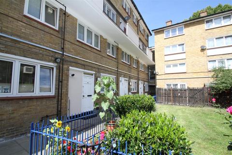 2 bedroom maisonette to rent, Alfred Street, London