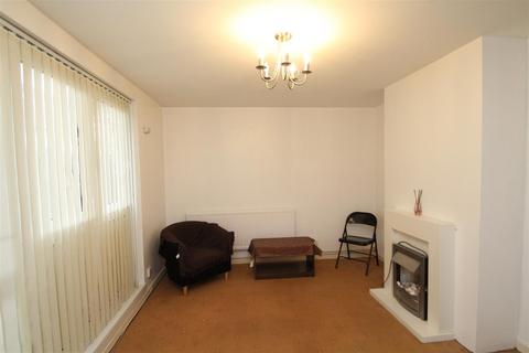 2 bedroom maisonette to rent, Alfred Street, London