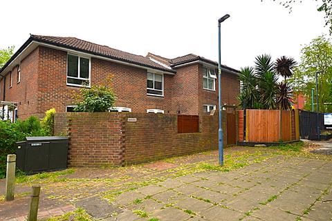 2 bedroom terraced house to rent, Heath Road, Clapham Old Town SW8