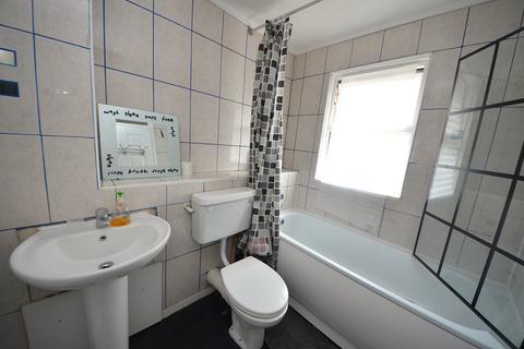 2 bedroom terraced house to rent, Heath Road, Clapham Old Town SW8