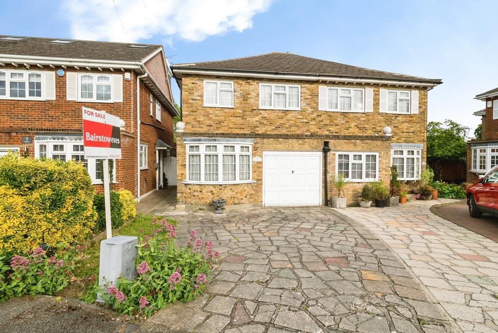 3 bedroom semi-detached house for sale