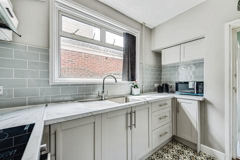 3 bedroom detached house for sale, Northern Road, Swindon