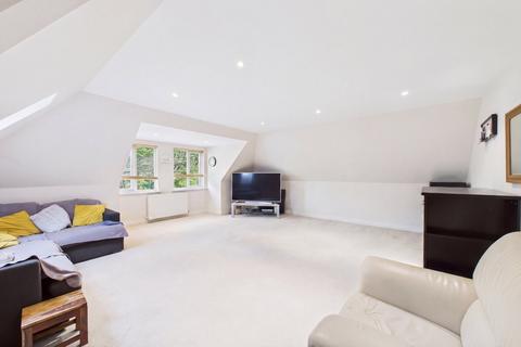 2 bedroom flat for sale, Connaught Road, Camberley, Surrey, GU15