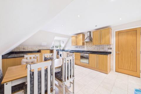 2 bedroom flat for sale, Connaught Road, Camberley, Surrey, GU15
