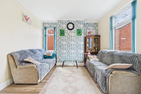 2 bedroom end of terrace house for sale, Russell Street, Greater Manchester OL6