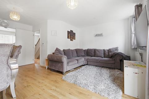 Thistle Close, Chigwell, IG7
