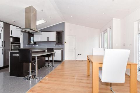 2 bedroom park home for sale, Castle Drive, Harrietsham, Maidstone, Kent