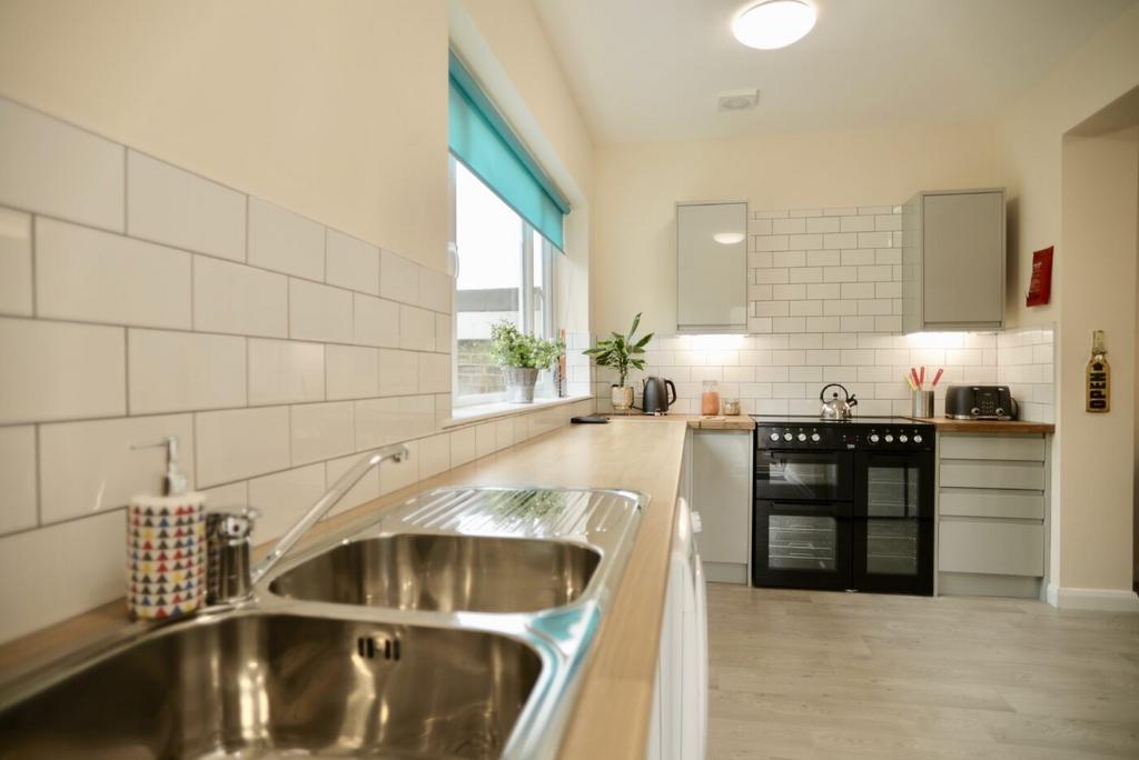 6 bedroom house to rent