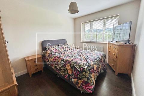 2 bedroom semi-detached bungalow to rent, Park Farm The Green, Godalming, GU8