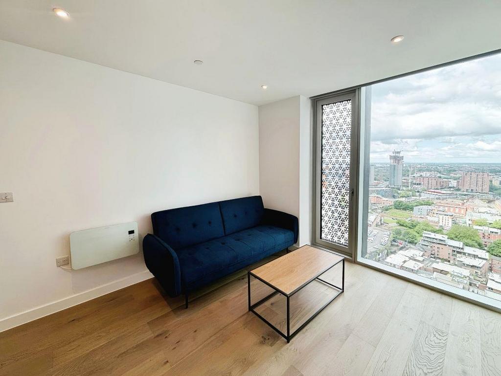 Apartment in Manchester, City Centre - View 5