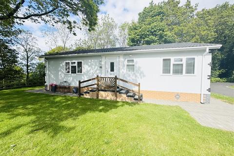 2 bedroom detached bungalow for sale, Bank End Lane, Clayton West, Huddersfield, HD8 9ZA