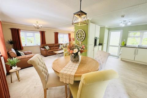 2 bedroom detached bungalow for sale, Bank End Lane, Clayton West, Huddersfield, HD8 9ZA