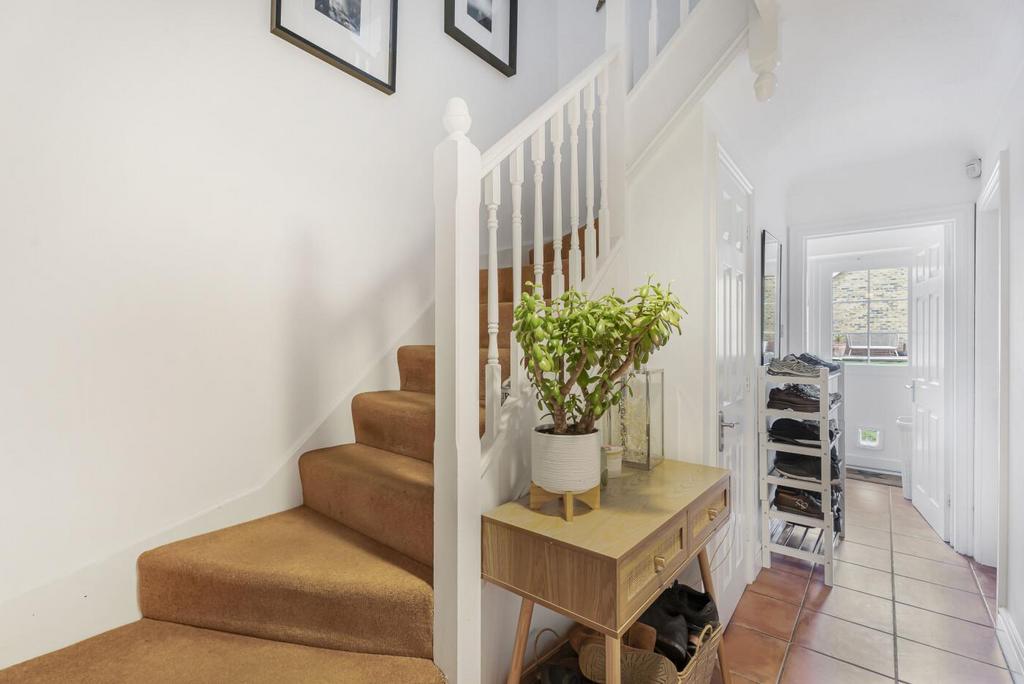 Stairs leading to 1 st floor