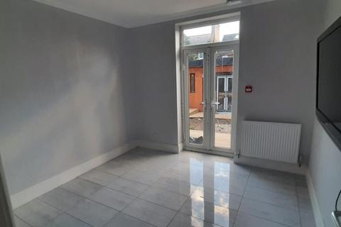 Studio to rent, Brownhill Road, London, London, SE6