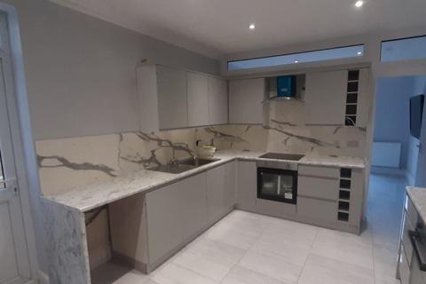Studio to rent, Brownhill Road, London, London, SE6