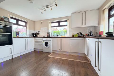 8 bedroom property with land for sale, Limestone Road, Burniston, YO13