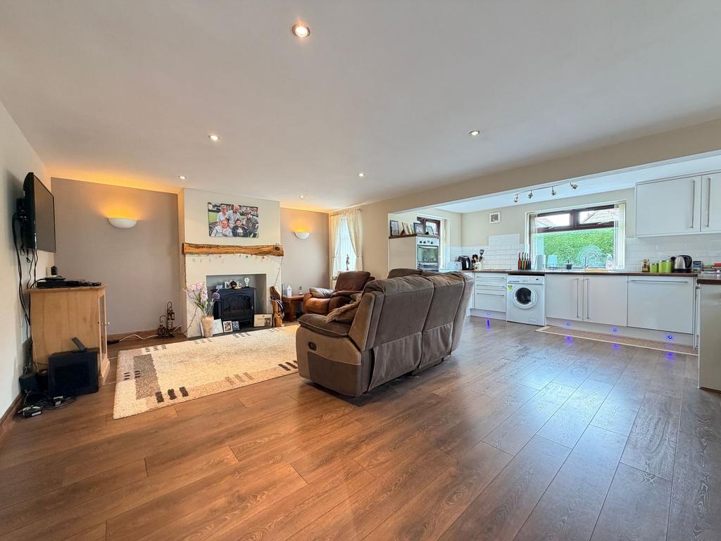 House in Scarborough - View 3