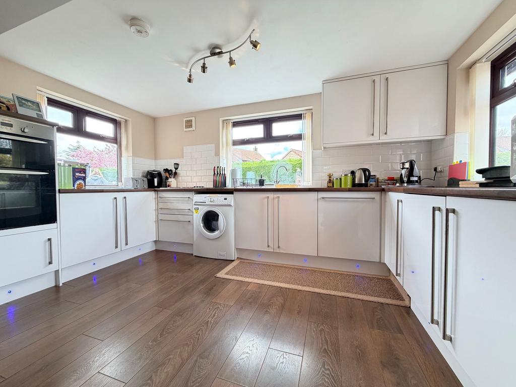 House in Scarborough - View 4
