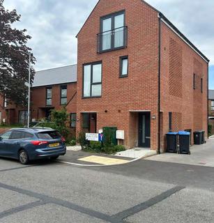 Office to rent, 98 Willingale Rd Loughton IG10 2DE