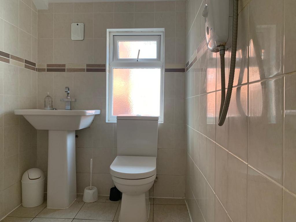 House in Liverpool, Wavertree - More