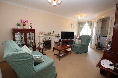 1 bedroom apartment for sale, Imperial Court, Marine Parade West, Clacton-on-Sea