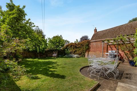 5 bedroom detached house for sale, Queen Street, Geddington, Kettering NN14 1AZ