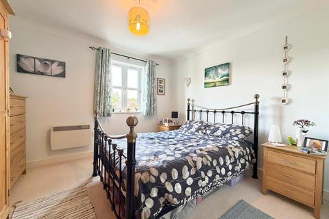 2 bedroom flat for sale, Massey Road, Tiverton EX16