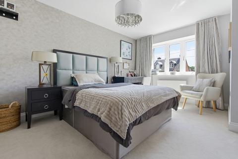 4 bedroom detached house for sale, New Road, Ascot